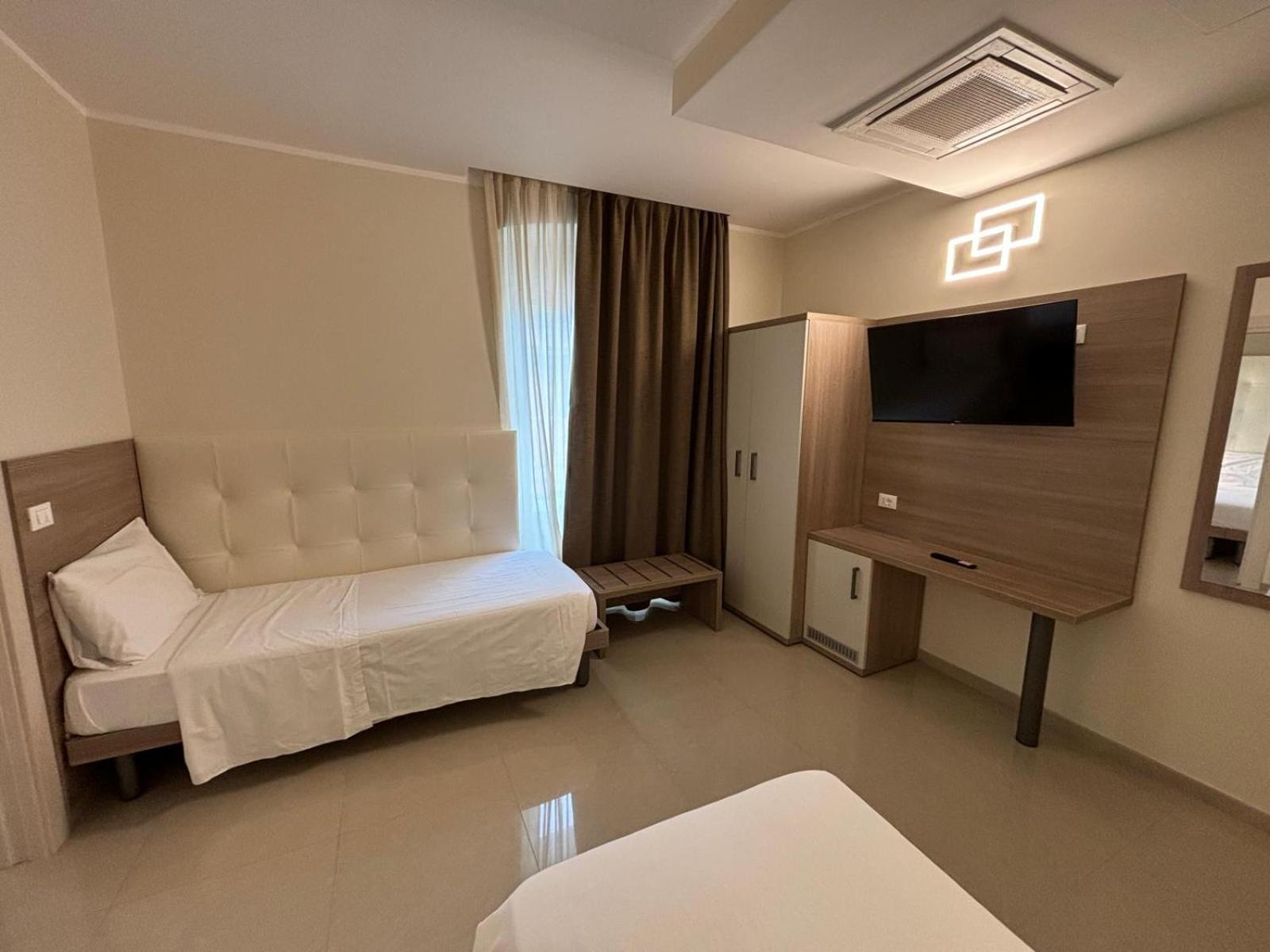 Hotel Boccascena Janov Exteriér fotografie